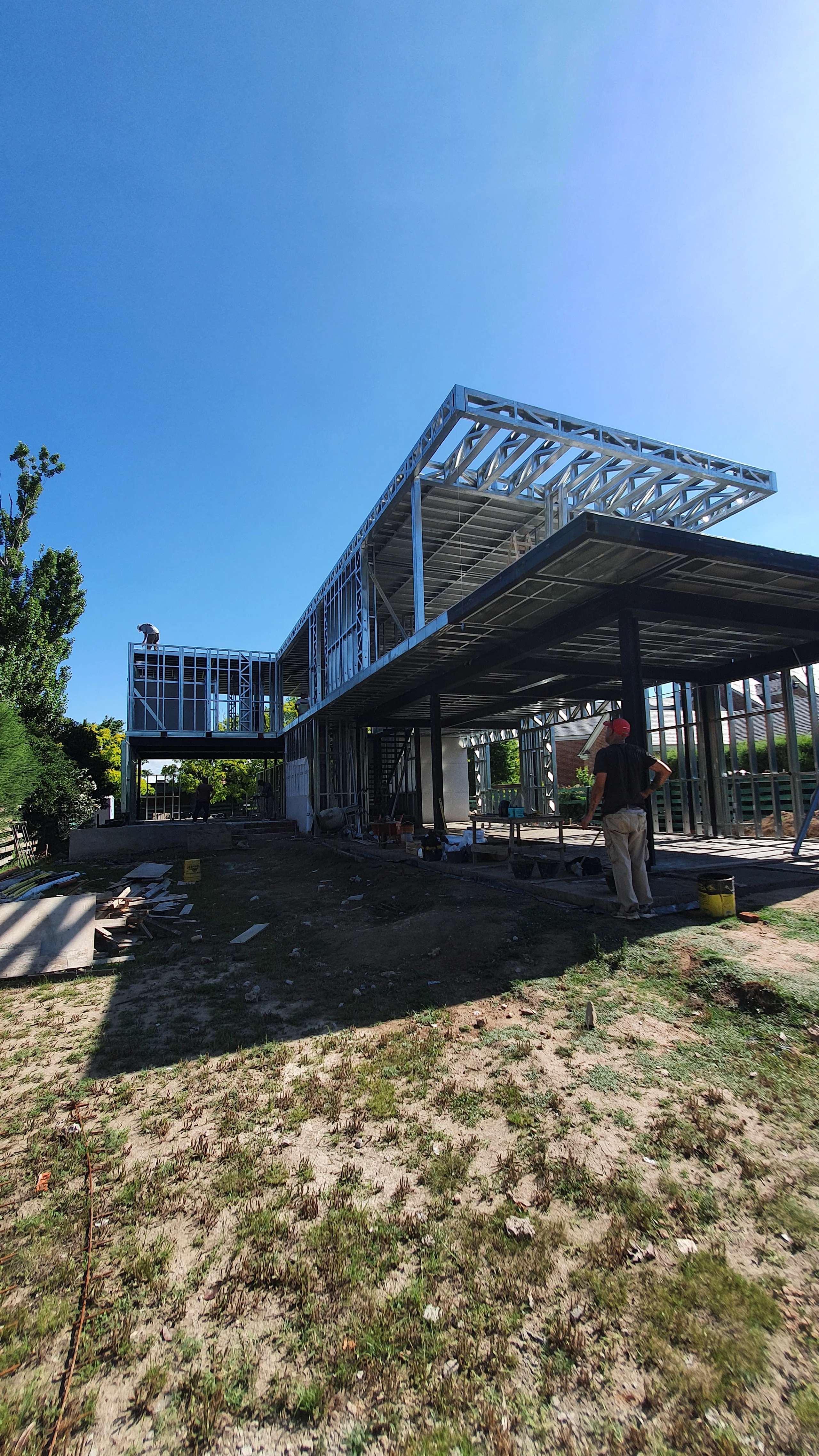 Entrepiso y voladizo de Casa Castores en steel frame