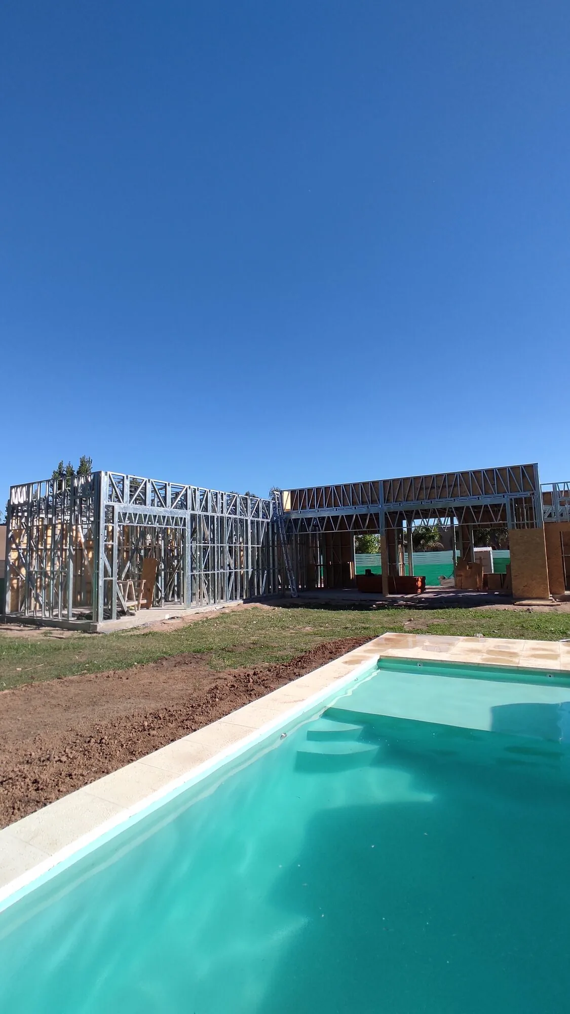 Casa en Luján, avance de montaje